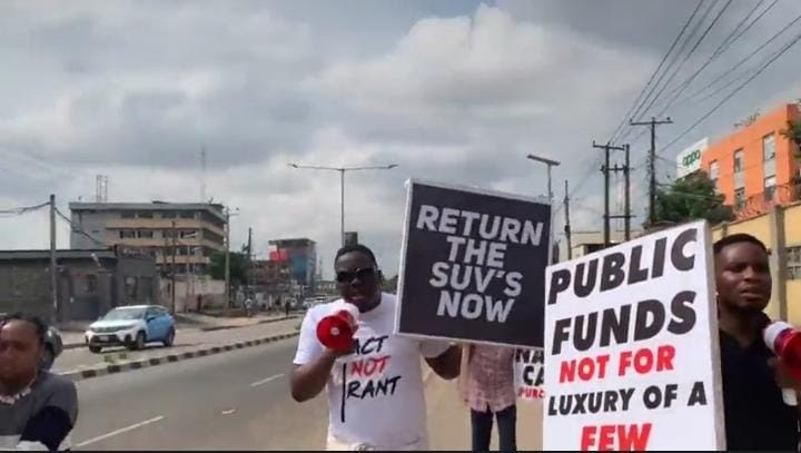 Youths protest in Lagos over N160bn SUVs, demand living wage