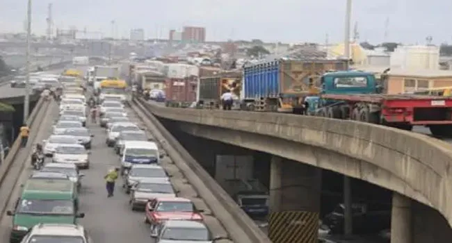 Lagos announces traffic diversion at Marine Bridge