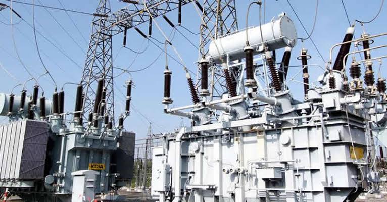 FG issues new licenses to 13 Electricity Generators, Distributors